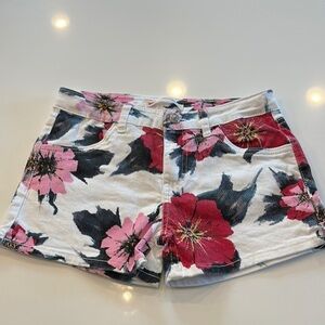 LEVI’S Girls Shorty Shorts, Excellent Condition.